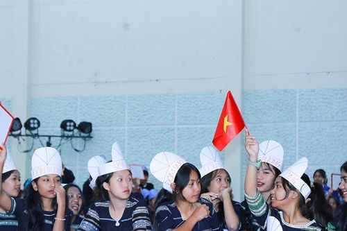 Để các em được lớn lên trong tình thương