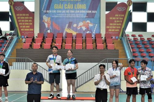 Trao 21 bộ huy chương tại Giải Cầu lông Vô địch các CLB tỉnh Lâm Đồng 2025