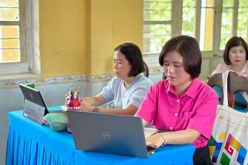 Tập huấn sử dụng tài liệu trí tuệ nhân tạo (AI) cho giáo viên