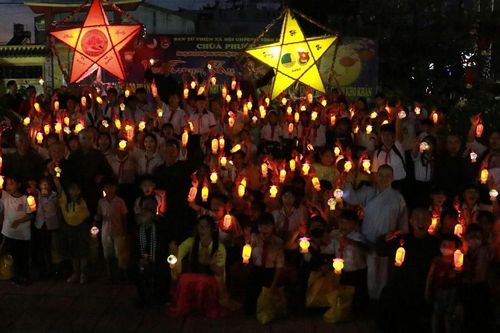 Đồng Tháp: Các đơn vị, tự viện trao quà trung thu đến các em thiếu nhi