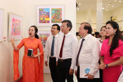Hơn 320 tác phẩm được trưng bày tại Triển lãm tranh thiếu nhi toàn quốc 2025