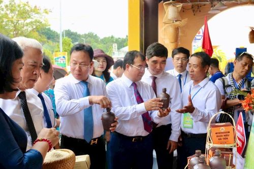 Lễ hội mùa thu Côn Sơn - Kiếp Bạc năm 2025: Gắn kết văn hóa với phát triển du lịch, thương mại