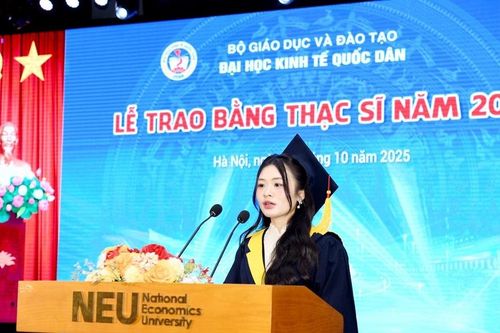 Đại học Kinh tế Quốc dân trao bằng thạc sĩ cho 784 học viên