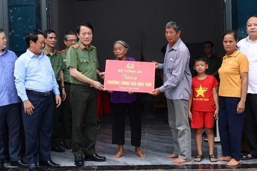 Hàng vạn mái ấm ghi dấu ấn nhân văn của lực lượng CAND