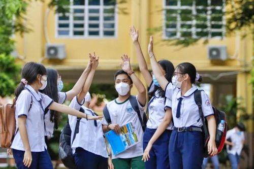 Đồng phục học đường: 'Hoa hồng' bay thẳng vào phòng hiệu trưởng?