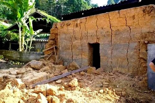 Sập nhà trình tường khiến 2 người tử vong tại Lào Cai