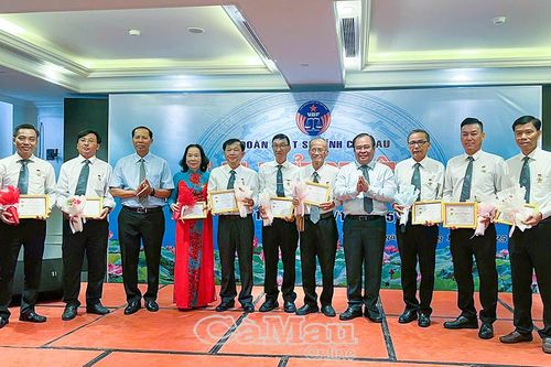 Khẳng định vai trò người luật sư trong xã hội