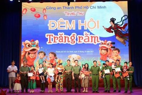 Công an TPHCM: Nhiều hoạt động ý nghĩa mang Trung thu ấm áp cho con em CBCS