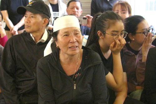 Mẹ Chủ tịch xã ở Đắk Lắk bị ô tô tông chết nghẹn ngào trong tang lễ con trai