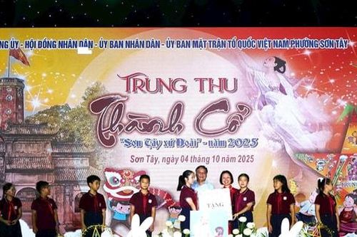 Rực rỡ đêm hội Trung thu Thành cổ Sơn Tây - Xứ Đoài