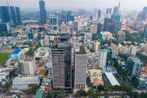 Giá nhà cao ngất ngưởng, nhiều gia đình hoãn sinh con