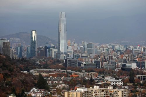 Cú lột xác ngoạn mục của Santiago sau ba thập kỷ