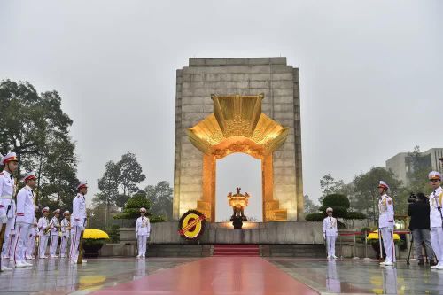 KTS Lê Hiệp – Người 'giải mã' triết lý Việt trong hình khối tượng đài