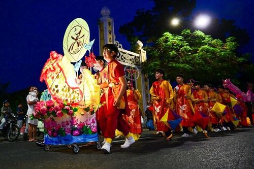 Quảng diễn Lân - Sư - Rồng phục vụ cộng đồng dịp Tết Trung thu