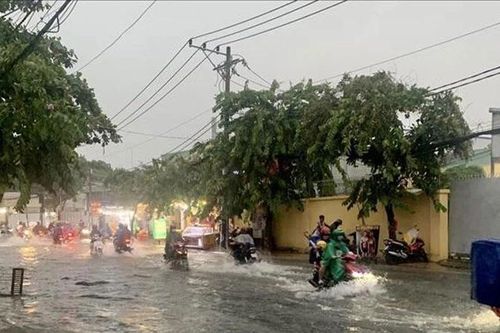 Khu vực Bắc Bộ và Thanh Hóa có mưa to đến rất to, đề phòng ngập lụt, lũ quét, sạt lở đất