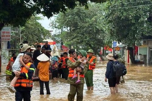 Quyết tâm ứng phó thiên tai, bảo đảm an toàn cao nhất cho nhân dân