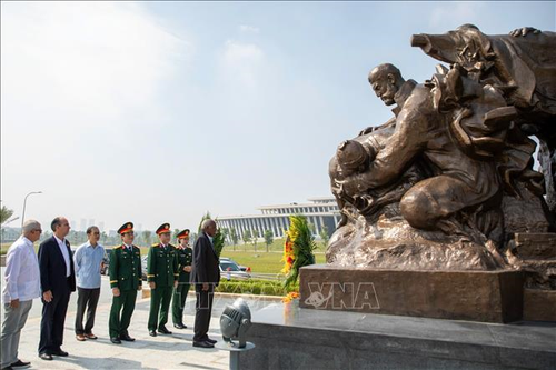 Chủ tịch Quốc hội Cuba thăm Bảo tàng Lịch sử Quân sự Việt Nam