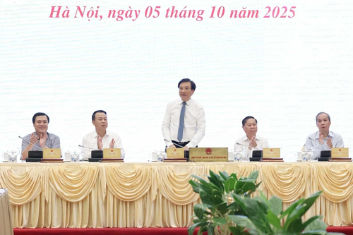 Họp báo Chính phủ: Tập trung '3 đẩy mạnh', phấn đấu tăng trưởng trên 8%