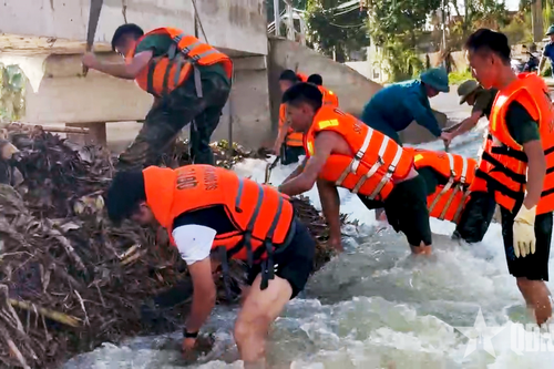 Sư đoàn 390: Gần 1.000 ngày công bộ đội giúp dân vùng lũ Kim Tân (Thanh Hóa)