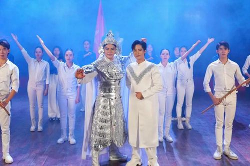 NSƯT Võ Minh Lâm kết hợp Minh Sang đưa cải lương vào hành khúc tuổi trẻ