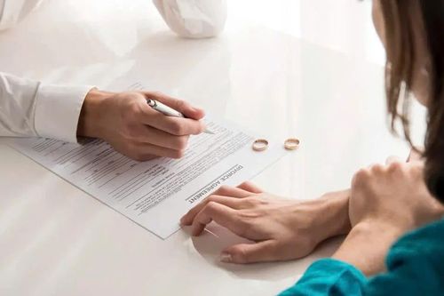 Có nên thỏa thuận tài chính trước khi cưới?