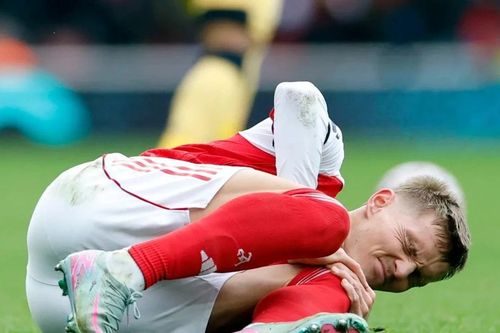 Arsenal trả giá đắt cho ngôi đỉnh bảng Ngoại hạng Anh