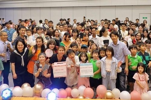 Đêm Trung thu gắn kết cộng đồng, hướng về quê hương sau bão Bualoi