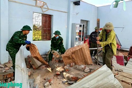 Sát cánh với nhân dân biên giới vượt qua khó khăn của thiên tai