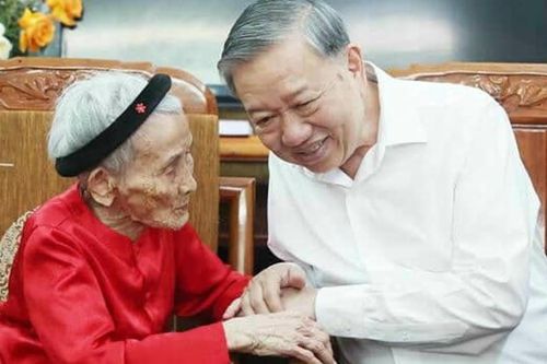 Không chỉ là câu chuyện 'chống cô đơn' cho người cao tuổi