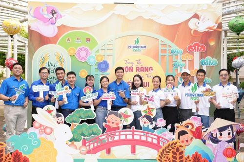 Công đoàn và Đoàn Thanh niên PVCFC tổ chức Tết Trung thu 2025 cho con em CBCNV