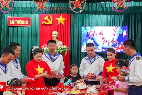 Trung thu ấm áp ở đảo Trường Sa