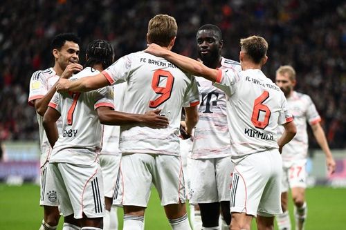 Harry Kane lập siêu kỷ lục, Bayern Munich vững ngôi đầu