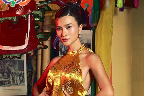 NSƯT Kim Tuyến quyến rũ với áo yếm