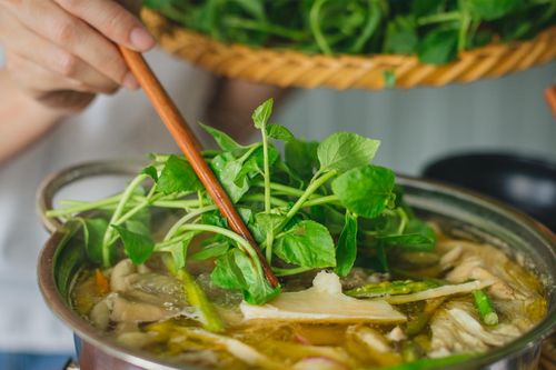 Loại rau từng ít người ăn nay 'lên đời' thành đặc sản, được săn đón khắp 3 miền