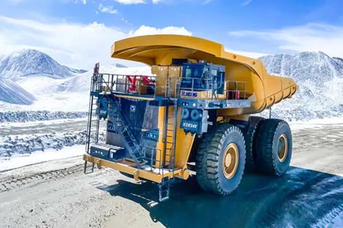 Trung Quốc trình làng siêu xe tải 240 tấn chạy bằng điện