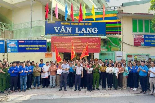 Ra mắt mô hình 'SOS An ninh, trật tự' và 'Tổ công tác 3 trong 1'