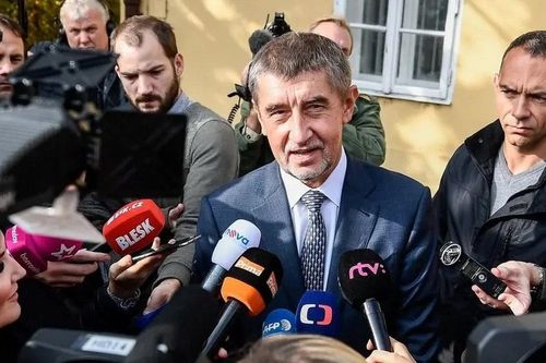 Hungary và Slovakia hài lòng với kết quả bầu cử ở Cộng hòa Séc