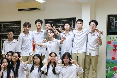 Hà Nội: Các trường đồng loạt thông báo nghỉ hoặc học online tránh bão số 11