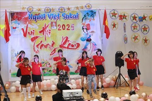 Đêm Trung thu gắn kết cộng đồng người Việt tại Sakai (Nhật Bản)
