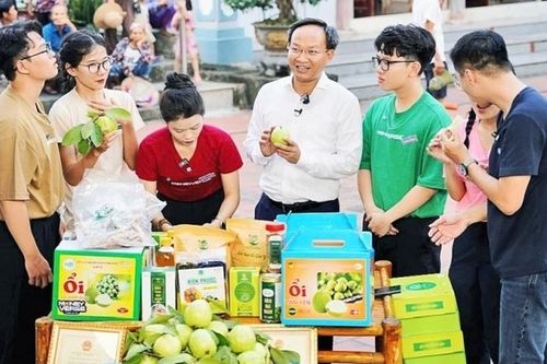 Cục trưởng Trần Hữu Linh livestream bán hàng: Bước chuyển tư duy phát triển thị trường