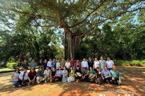 Đoàn đại biểu Lào tham quan Khu Di tích Quốc gia đặc biệt Lam Kinh