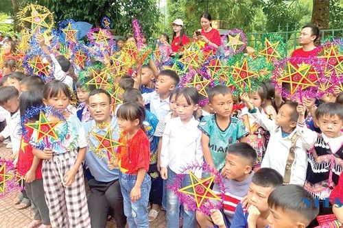 Mỹ tục tết 'thưởng' trăng