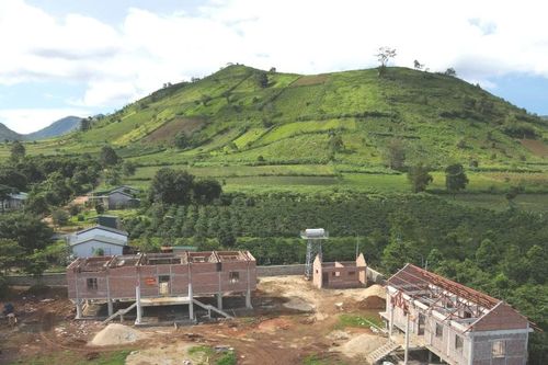Gia Lai: Yêu cầu tháo dỡ công trình nhà rông bê tông ở chân núi Chư Đang Ya