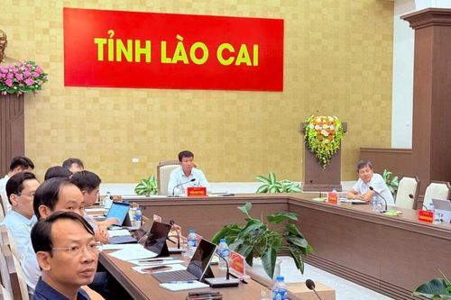 UBND tỉnh làm việc với các sở, ngành liên quan về phương án khắc phục, xử lý tình trạng ngập úng khu vực ven sông Hồng