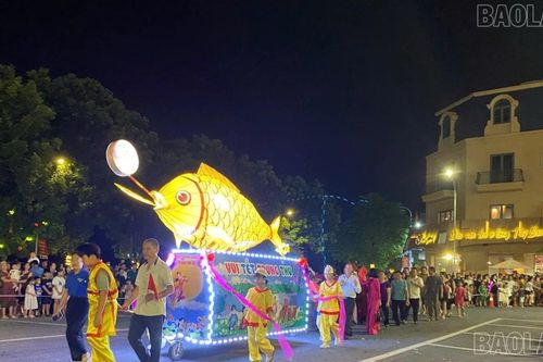 Bừng sáng đêm trăng Nghĩa Lộ