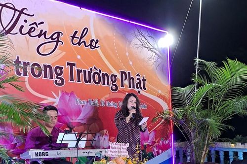 Tiếng thơ trong sương đêm bảng lảng