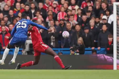 Liverpool thua trận thứ hai liên tiếp tại Ngoại hạng Anh