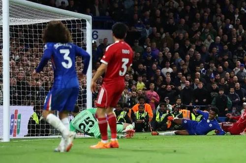 Liverpool thua đau Chelsea ở phút bù giờ