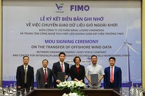 Ông Phạm Nhật Vượng chuyển sở hữu lượng cổ phiếu VIC trị giá gần 10.500 tỷ đồng để gia tăng vốn cho VinEnergo