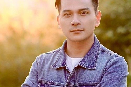 MC Danh Tùng: Trung thu đủ đầy là có đĩa hồng mẹ gọt, sự sum vầy bên mâm cỗ